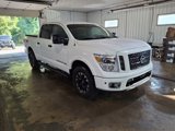 Used 2018 Nissan Titan XD image 3