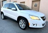 Used 2009 Volkswagen Tiguan SEL image 3