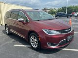 Used 2018 Chrysler Pacifica Limited image 3