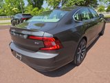 Used 2022 Volvo S90 B6 Momentum w/ Climate Package image 3