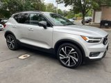 Used 2019 Volvo XC40 T5 R-Design image 4