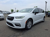 New 2025 Chrysler Pacifica Select image 2