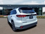 Used 2019 Toyota Highlander SE image 2