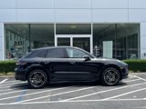 Used 2024 Porsche Macan image 3