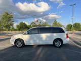 Used 2013 Dodge Grand Caravan SXT image 2