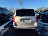 Used 2009 Chrysler Town & Country LX image 4