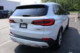 Certified 2022 BMW X5 xDrive40i w/ Luxury Seating Package image 2