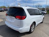 Used 2020 Chrysler Pacifica Limited image 3