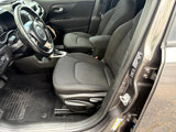 Used 2017 Jeep Renegade Latitude image 5
