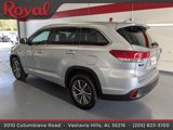 Used 2018 Toyota Highlander XLE image 2