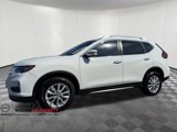 Used 2020 Nissan Rogue SV image 2