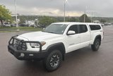 Used 2017 Toyota Tacoma TRD Off-Road image 3