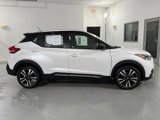 Used 2019 Nissan Kicks SR image 2
