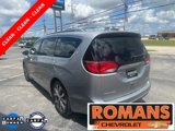 Used 2017 Chrysler Pacifica Limited image 5