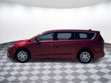 Used 2023 Chrysler Pacifica Touring-L image 6