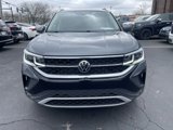 Used 2022 Volkswagen Taos SEL image 2