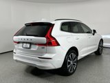 Used 2022 Volvo XC60 B5 Momentum w/ Advanced Package image 4