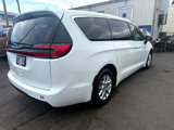 Used 2023 Chrysler Pacifica Touring-L image 5