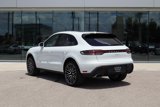 Certified 2024 Porsche Macan image 3