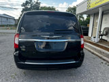 Used 2016 Chrysler Town & Country Touring image 3