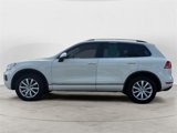 Used 2011 Volkswagen Touareg Sport image 3