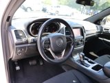Used 2021 Jeep Grand Cherokee Laredo image 3