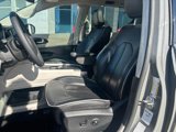 Certified 2023 Chrysler Pacifica Limited image 3