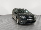 Used 2022 Chrysler Pacifica Touring-L image 2