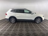 Used 2020 Volkswagen Tiguan SE w/ Panoramic Sunroof Package image 5