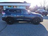 Used 2015 Nissan Rogue SV image 2