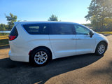 Used 2017 Chrysler Pacifica Touring image 5