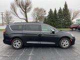 Used 2023 Chrysler Pacifica Limited image 2