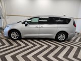 Used 2023 Chrysler Pacifica Touring-L image 3