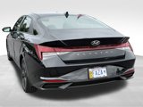 Used 2022 Hyundai Elantra SEL image 3