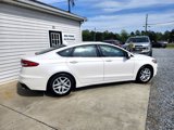 Used 2019 Ford Fusion SE image 4