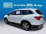 Used 2017 Honda Pilot Touring image 2