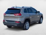Used 2018 Jeep Cherokee Latitude image 4
