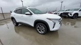 Used 2025 Chevrolet Trax LT w/ Driver Confidence Package image 2