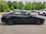 Used 2022 Hyundai Elantra SEL image 2