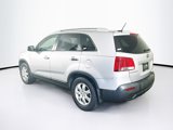 Used 2011 Kia Sorento LX w/ Convenience Pkg image 5