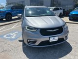 Used 2021 Chrysler Pacifica Touring-L image 4