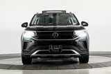 Used 2022 Volkswagen Taos SE w/ Panoramic Sunroof Package image 2