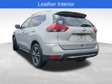 Used 2017 Nissan Rogue SL image 2
