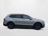Used 2023 Volkswagen Tiguan SE w/ Panoramic Sunroof Package image 4
