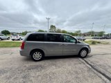 Used 2016 Chrysler Town & Country Touring w/ Driver Convenience Group image 6
