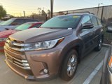 Used 2017 Toyota Highlander Limited image 3