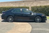 Used 2023 Toyota Camry SE image 3
