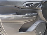 Used 2017 GMC Acadia SLT image 2
