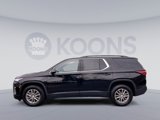 Used 2023 Chevrolet Traverse LT image 2