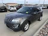 Used 2017 Ford Explorer XLT w/ Equipment Group 202A image 3
